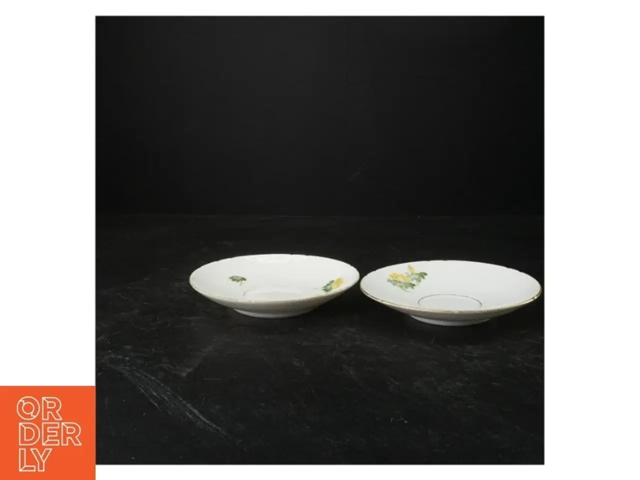 Billede 1 - Porcelænsunderkopper med blomstermotiv fra B&G (str. Ø 15)
