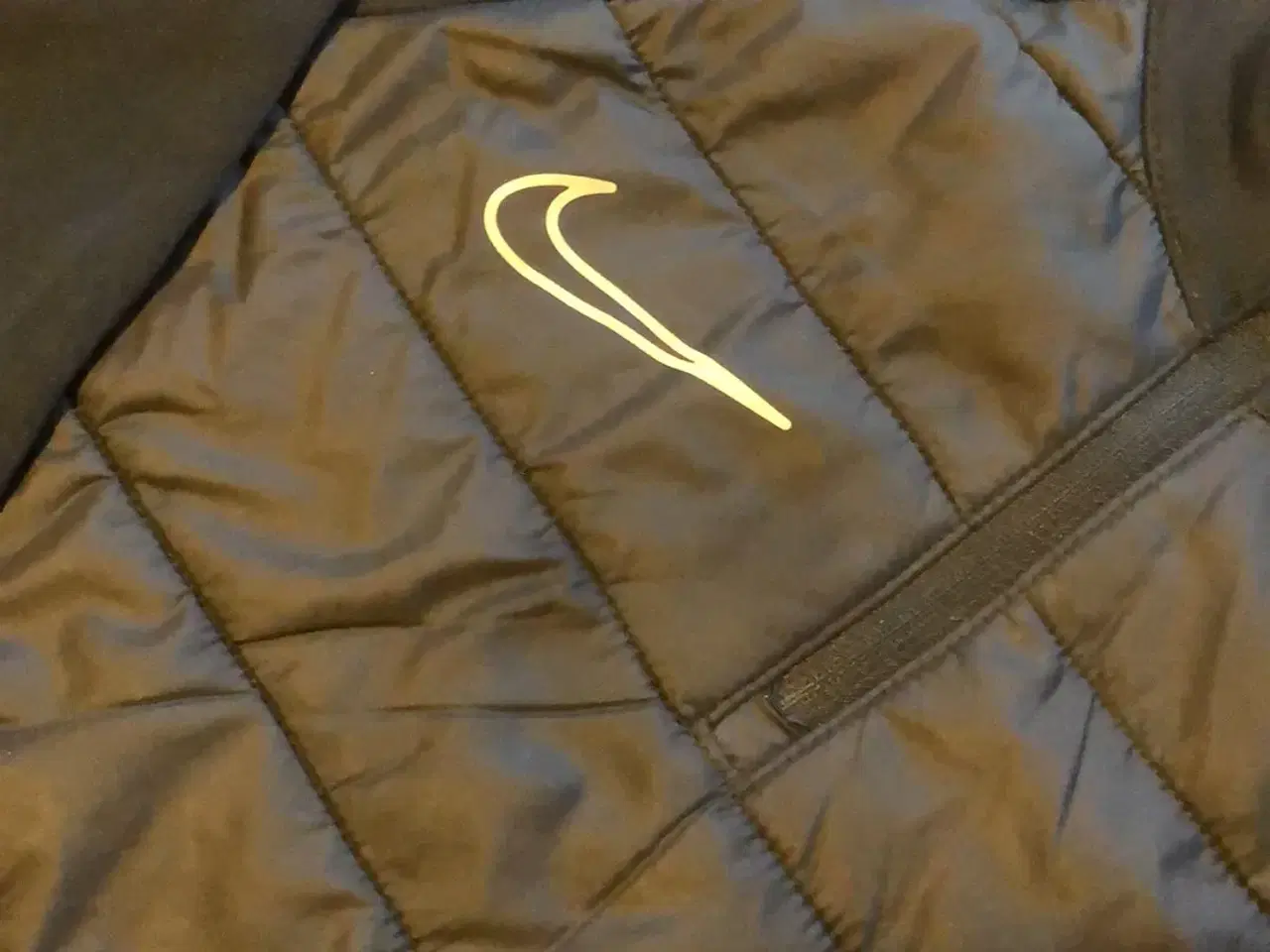Billede 3 - Nike jakke sælges 