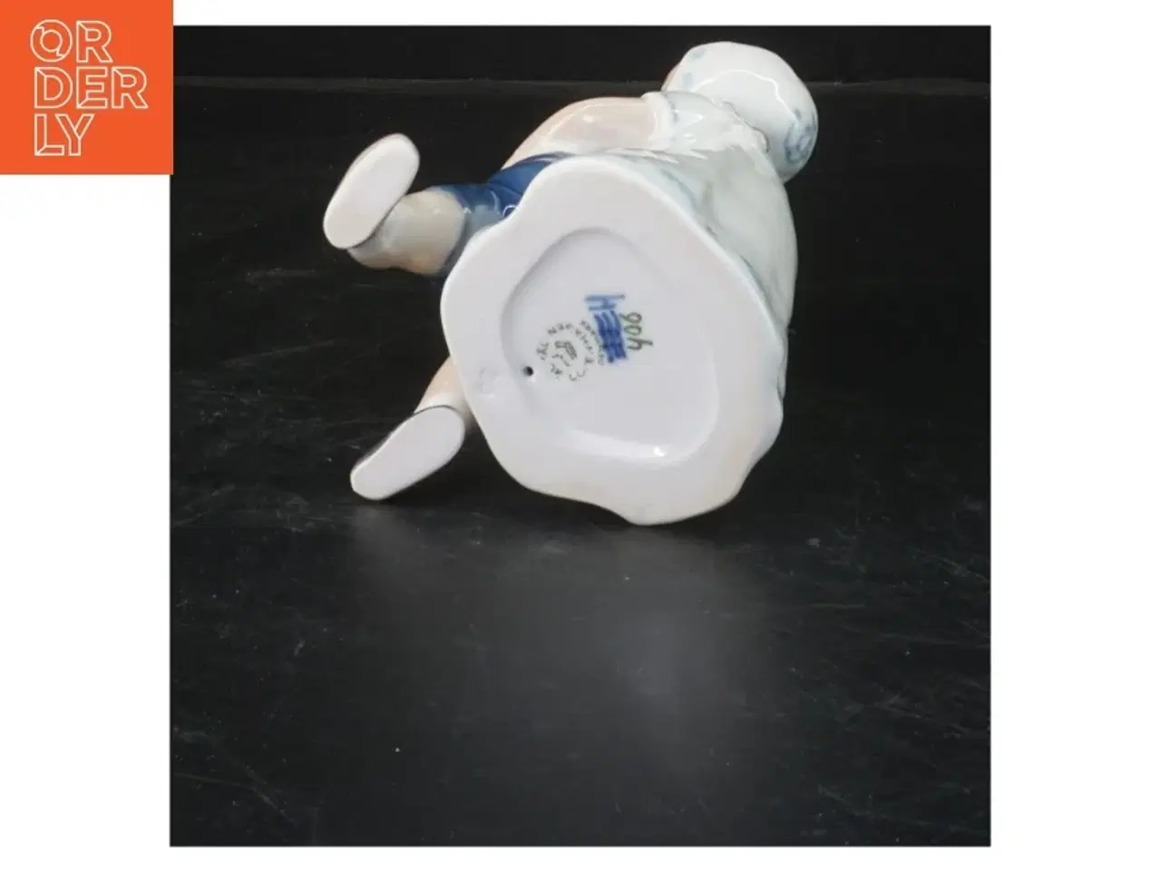 Billede 2 - Porcelænsfigur: Krammende børn fra Royal Copenhagen (str. 18x10 cm)