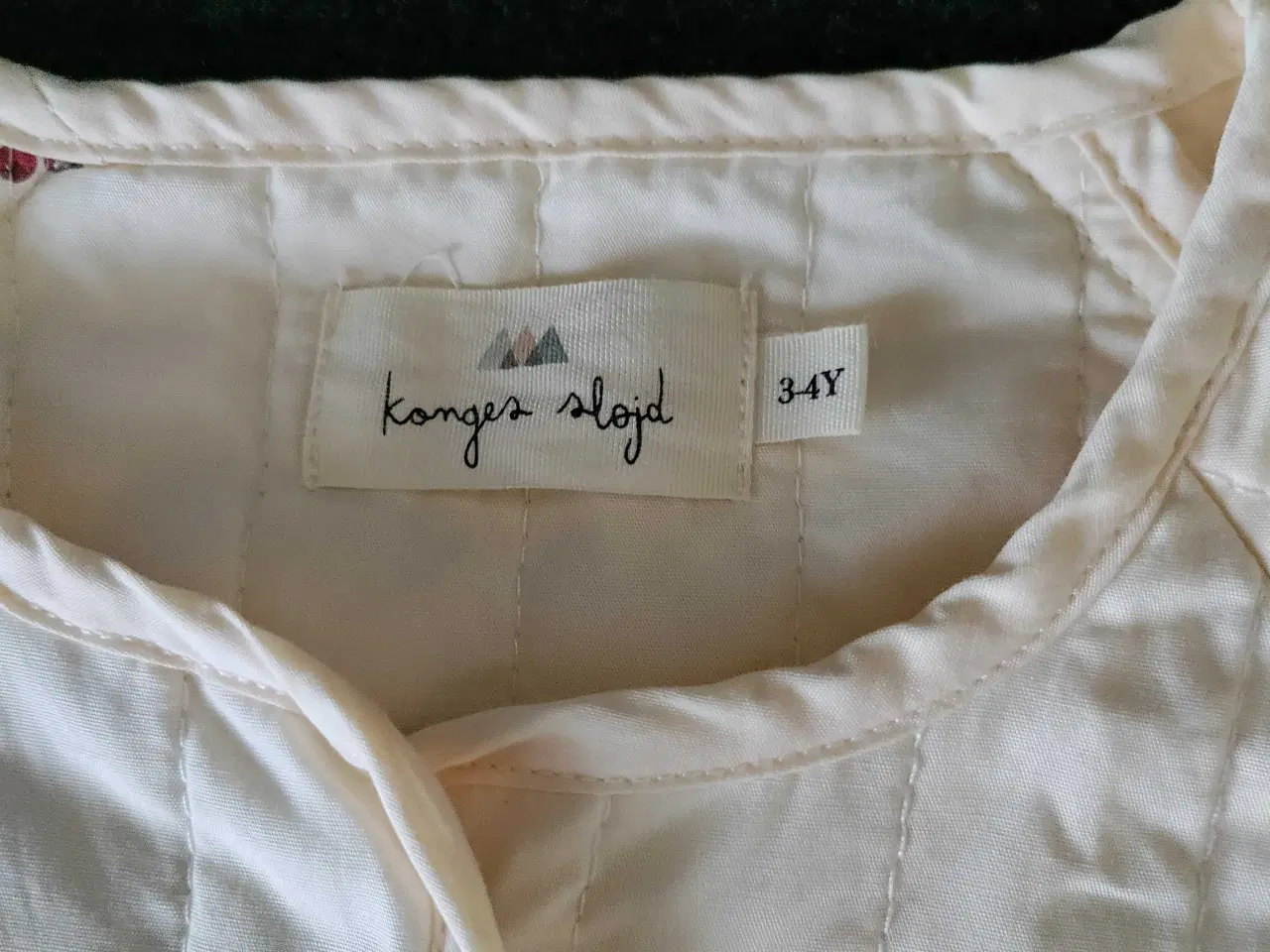 Billede 5 - Quiltet let jakke m kirsebær str 3/4 år