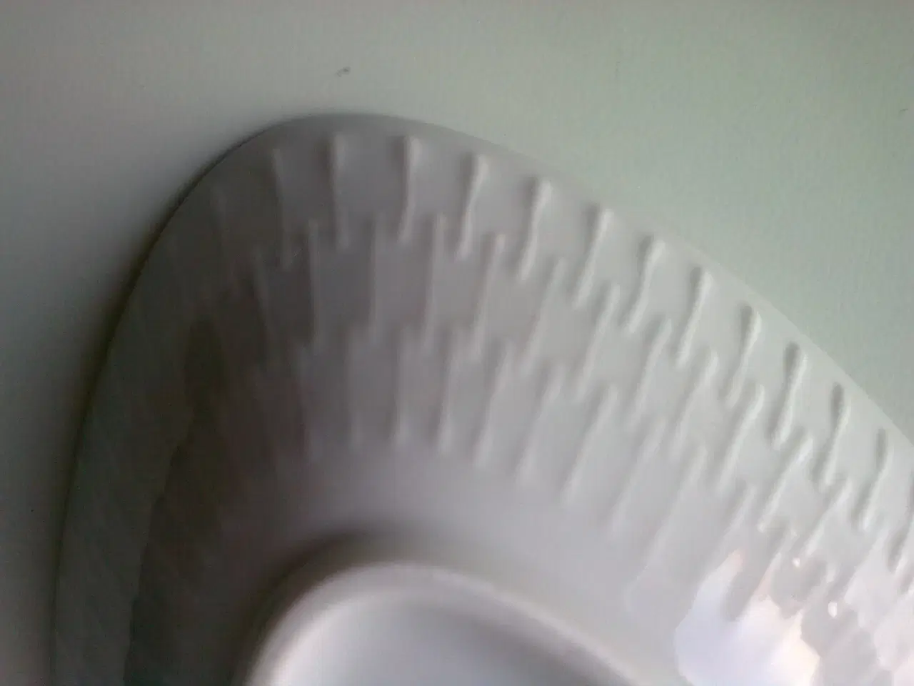 Billede 3 - Relief krukke m låg HVID retro design porcelæn