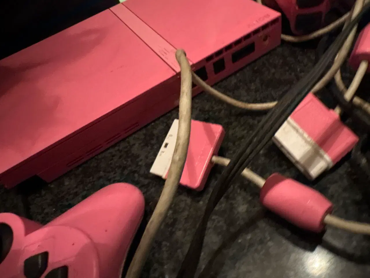 Billede 5 - Playstation 2 i udgået model farve pink 