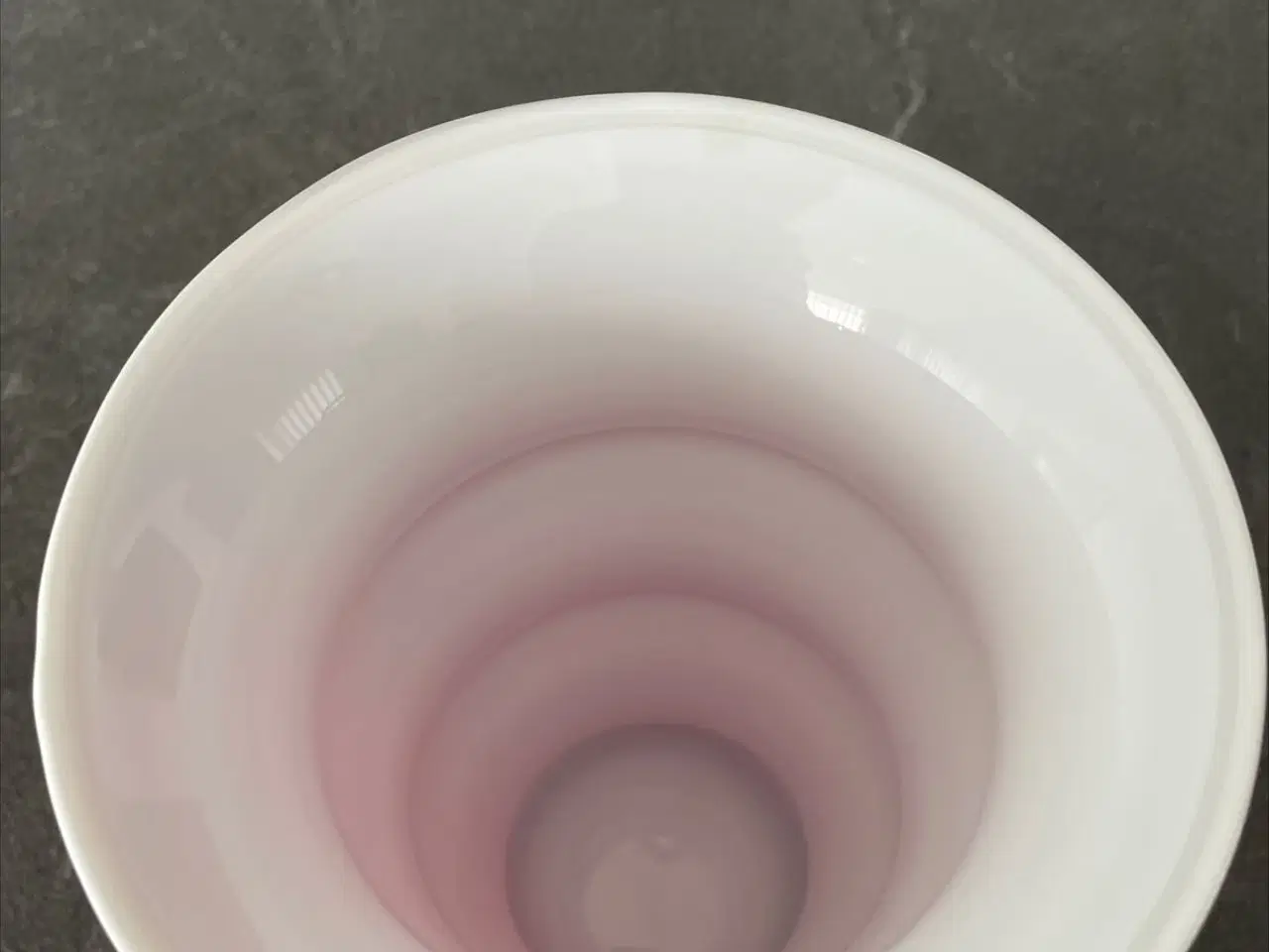 Billede 3 - Holmegaard glas vase i rødt og hvidt glas - sælge