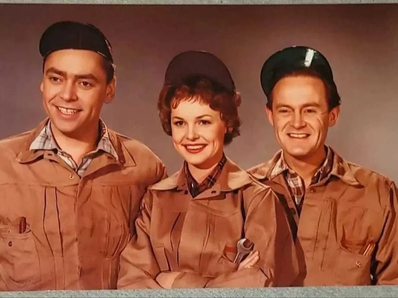 Billede 2 - 2 Stk. Pressefotos - Baronessen fra benzintanken