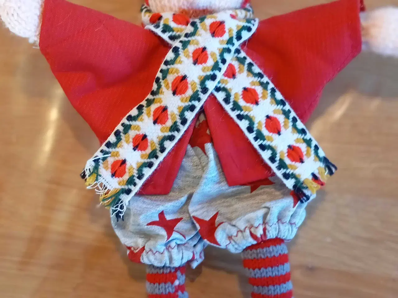 Billede 8 - Vintage påfuglestol med sød nisse