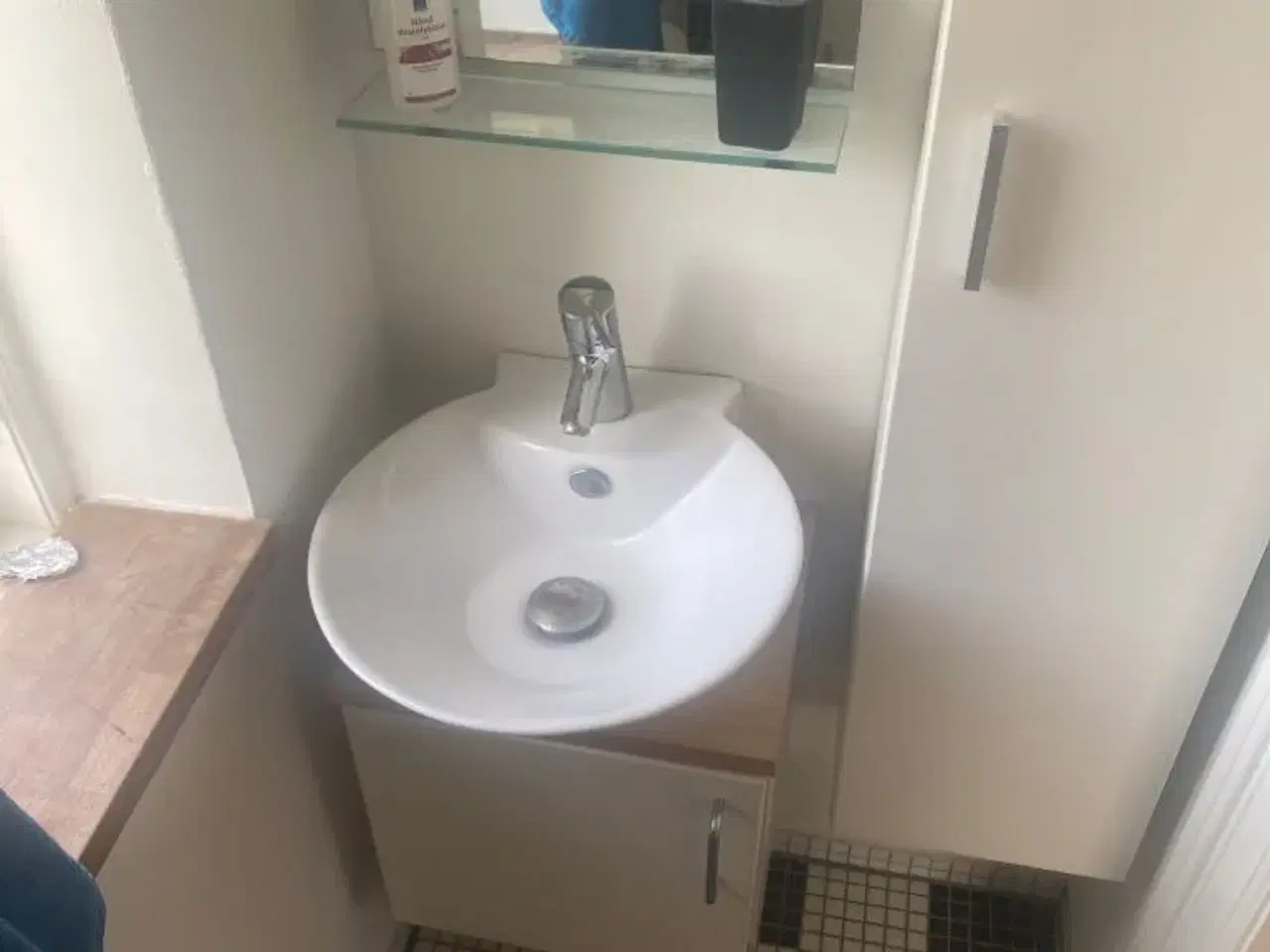 Billede 2 - Spejl vandhaneskab håndvask