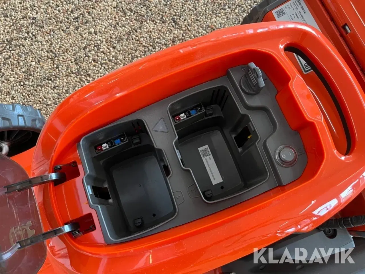 Billede 8 - Græsslåmaskine Husqvarna LC 247i