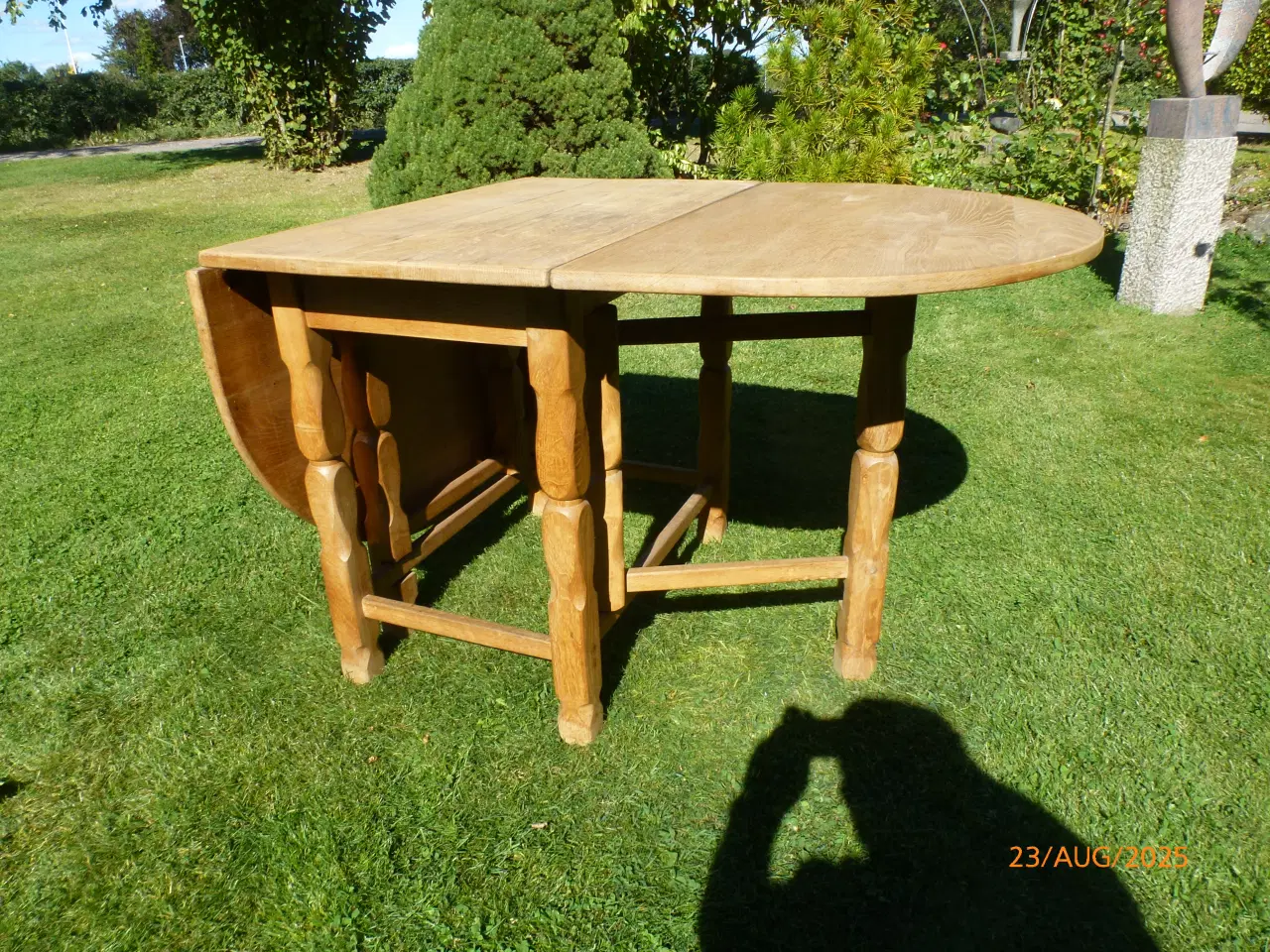 Billede 2 - Spisebord i massivt egetræ