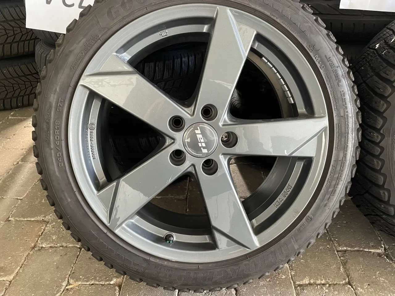 Billede 1 - 18 Mercedes C 300de 245/40r18 Ref.746 vinter