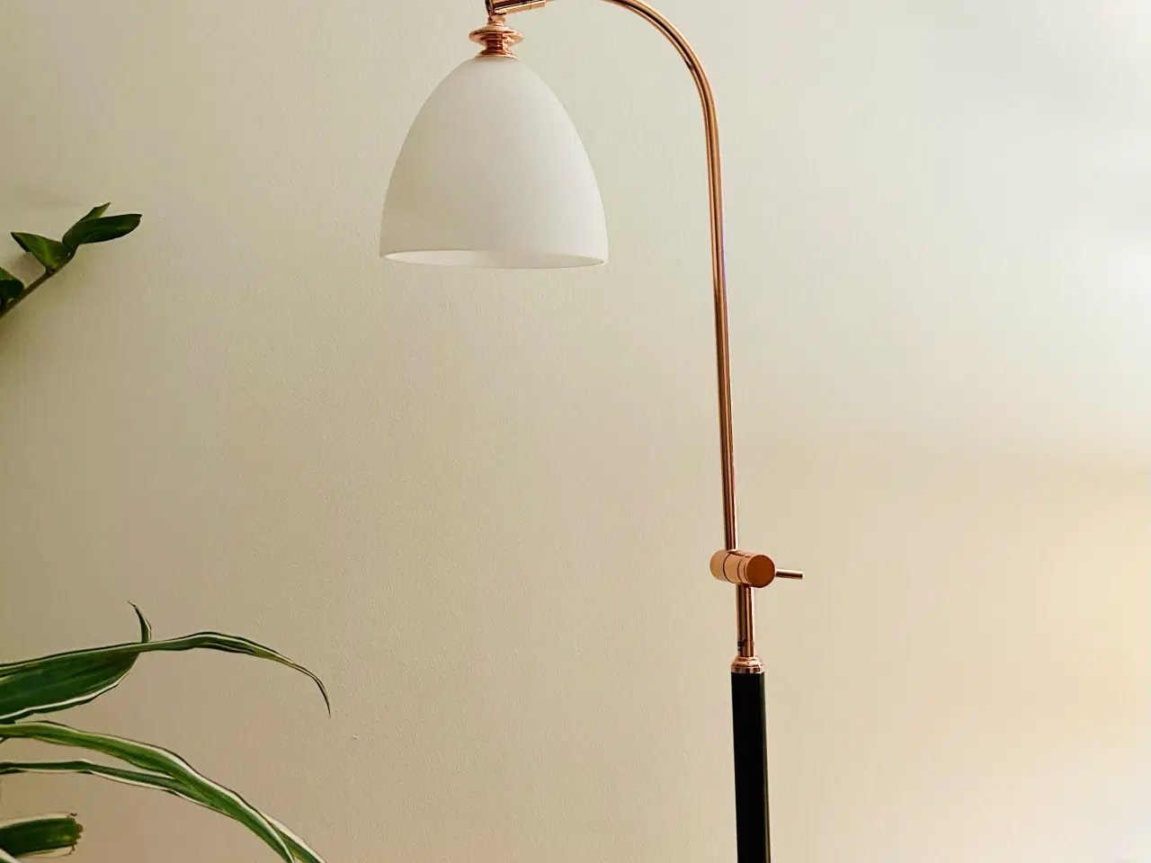 Billede 5 - Herstal Spirit Bordlampe Metal sort/ kobber 