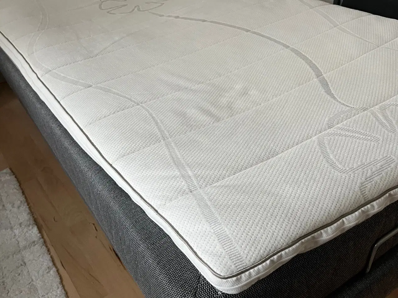 Billede 2 - Enkeltseng med elevation