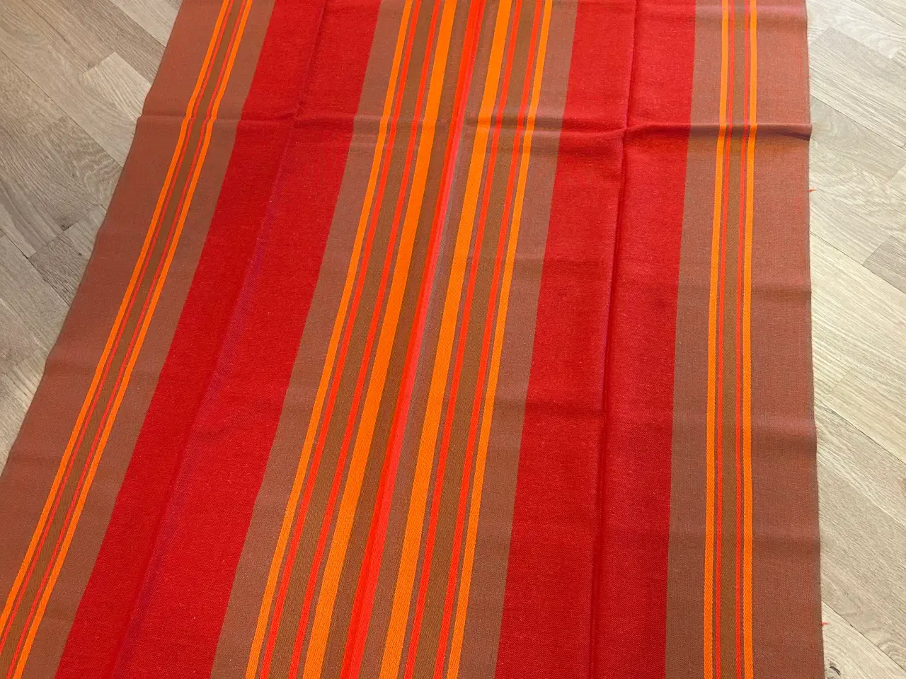 Billede 1 - Vintage Ny dug i rød orange strib