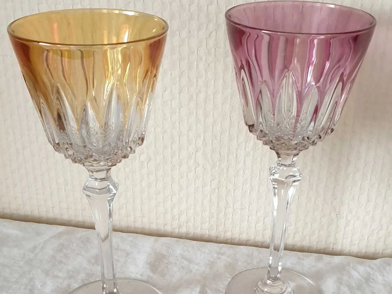 Billede 1 - 2 farvede krystal glas 
