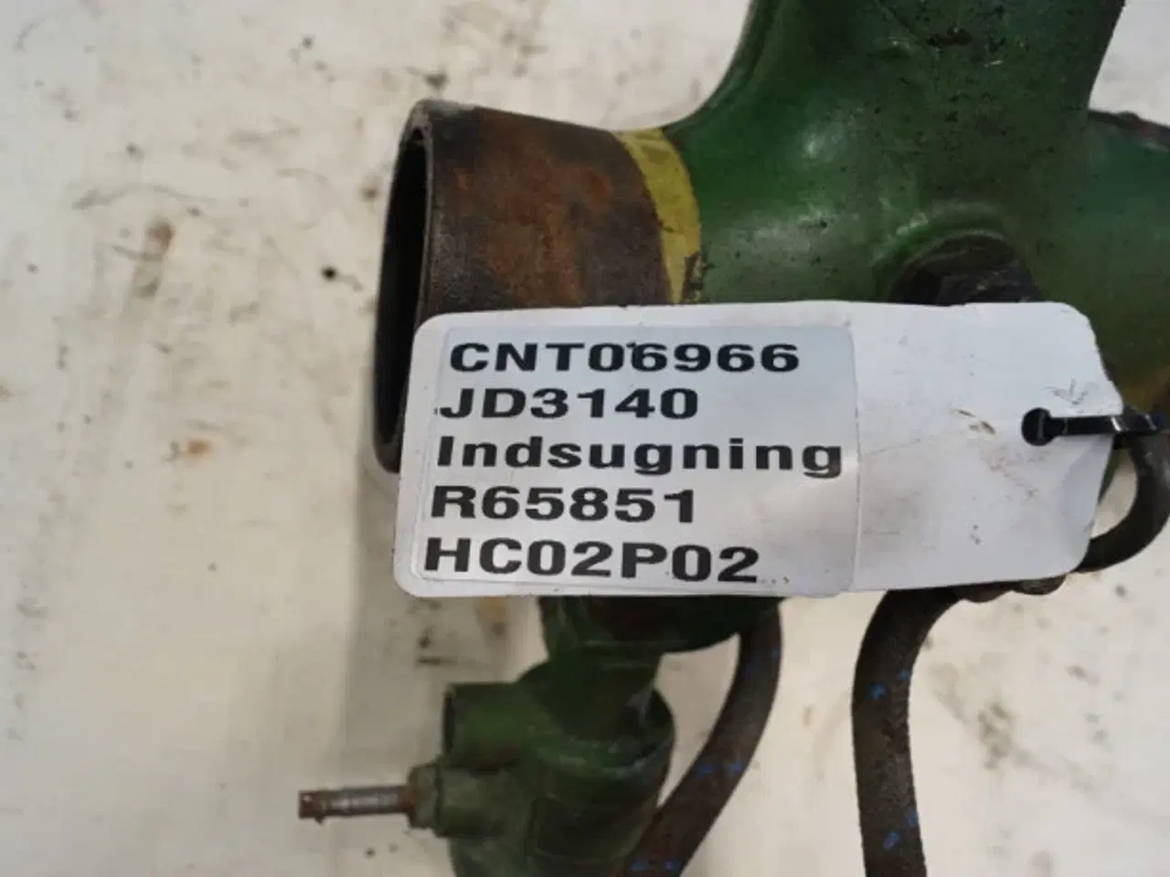 Billede 13 - John Deere 3140 Indsugningsmanifold R65851