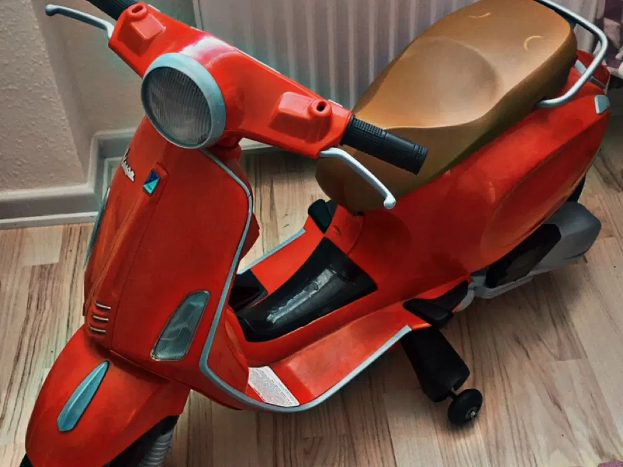 Billede 1 - Vespa børne scooter 12V 
