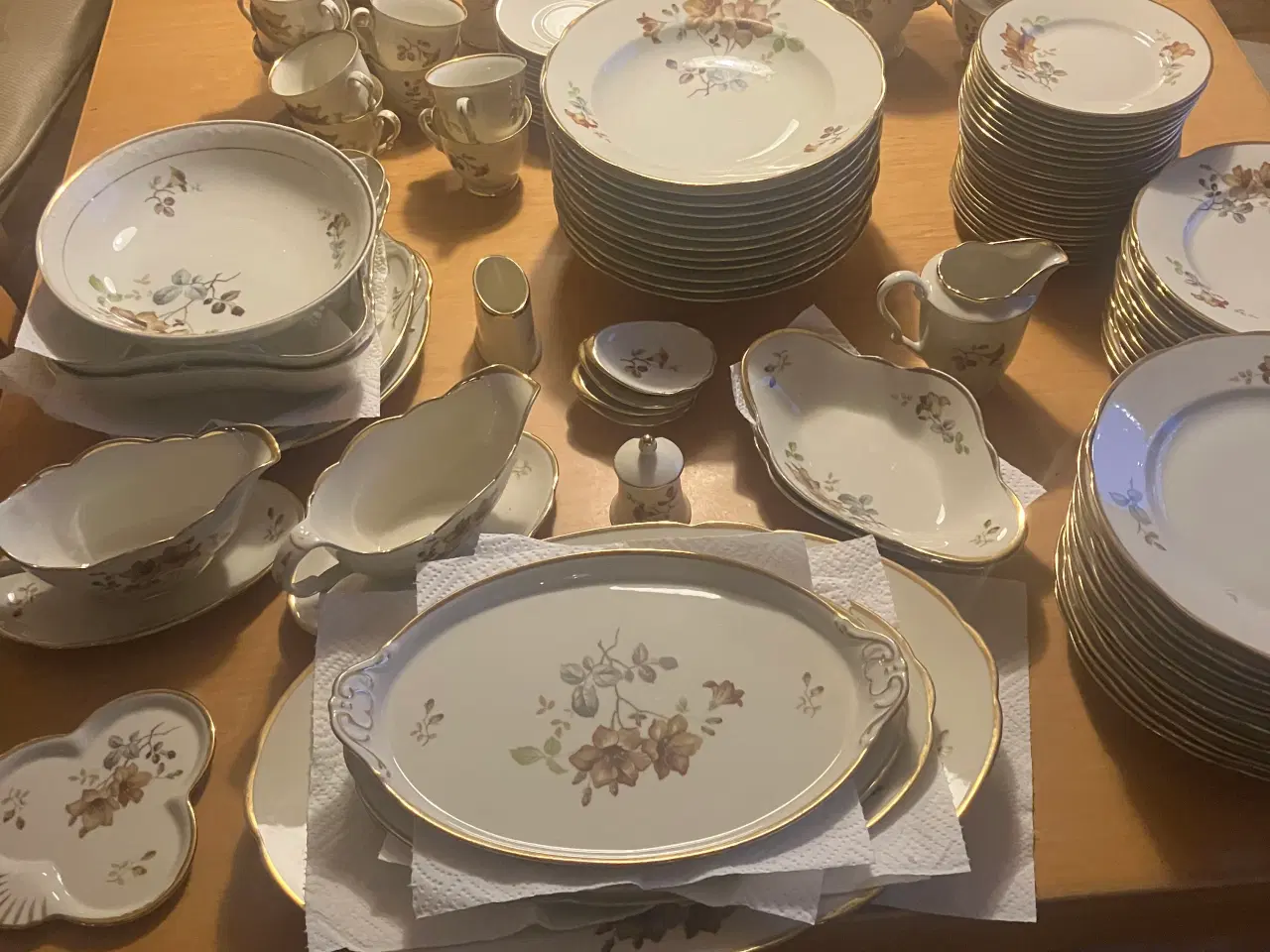 Billede 1 - Komplet antik servicesæt