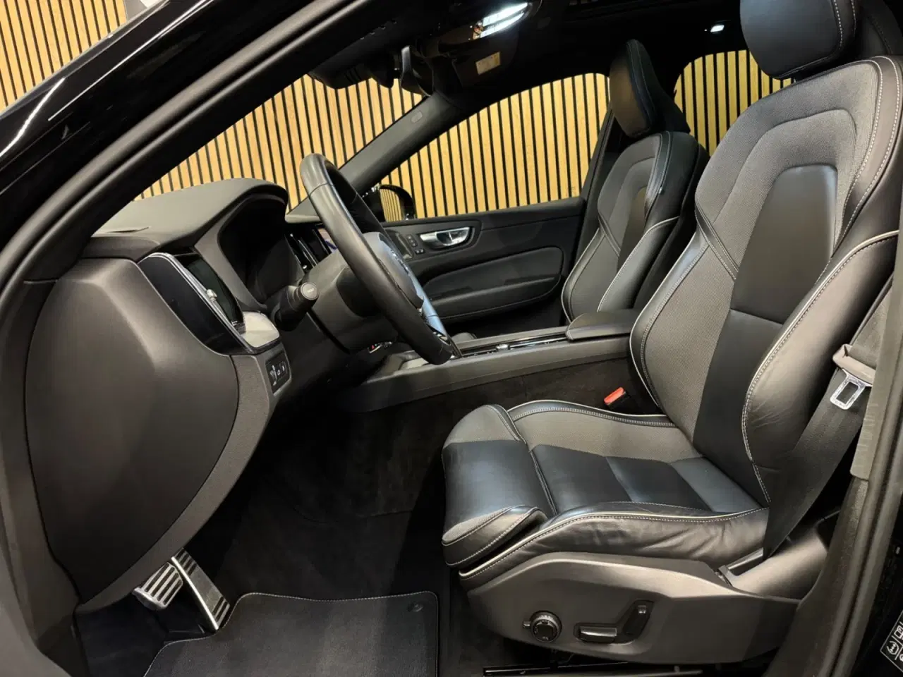 Billede 4 - Volvo XC60 2,0 T6 ReCharge R-Design aut. AWD
