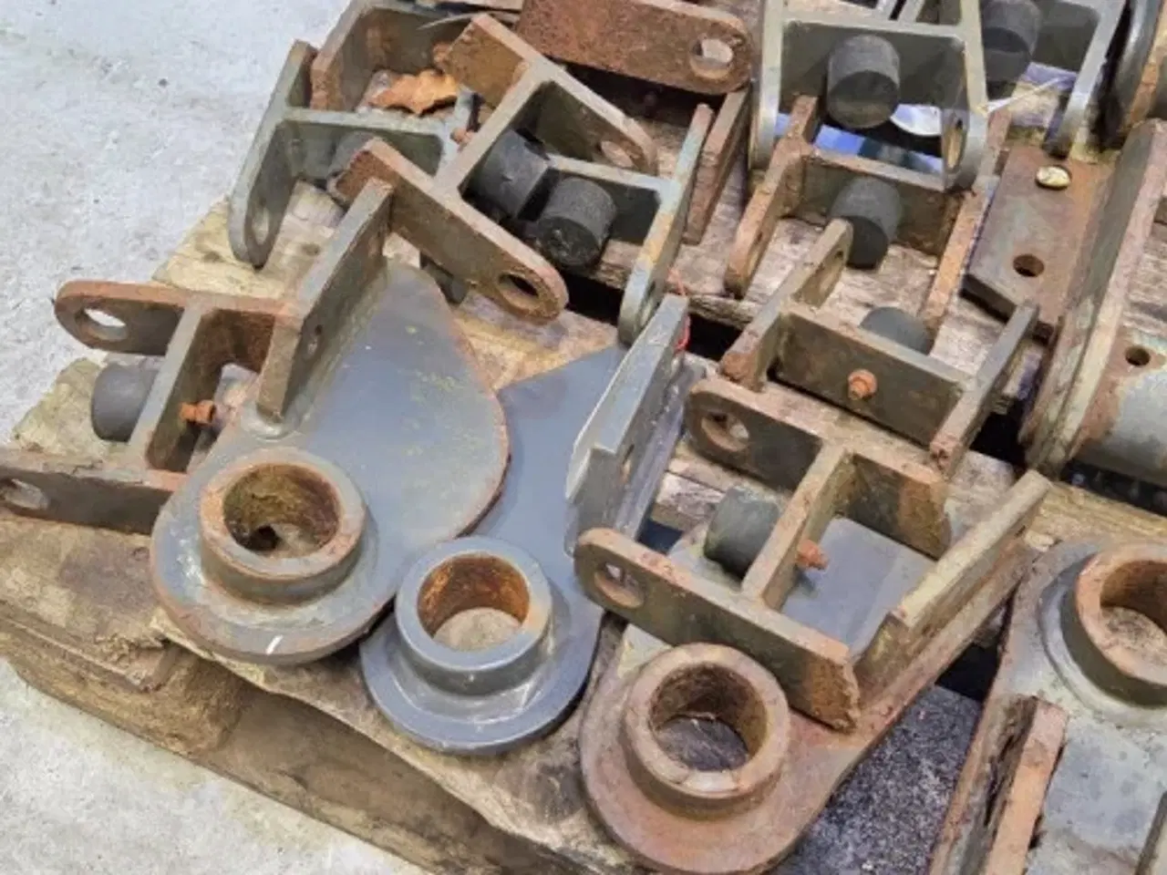 Billede 20 - New Holland B115C Dele til Pallegafler 87310374