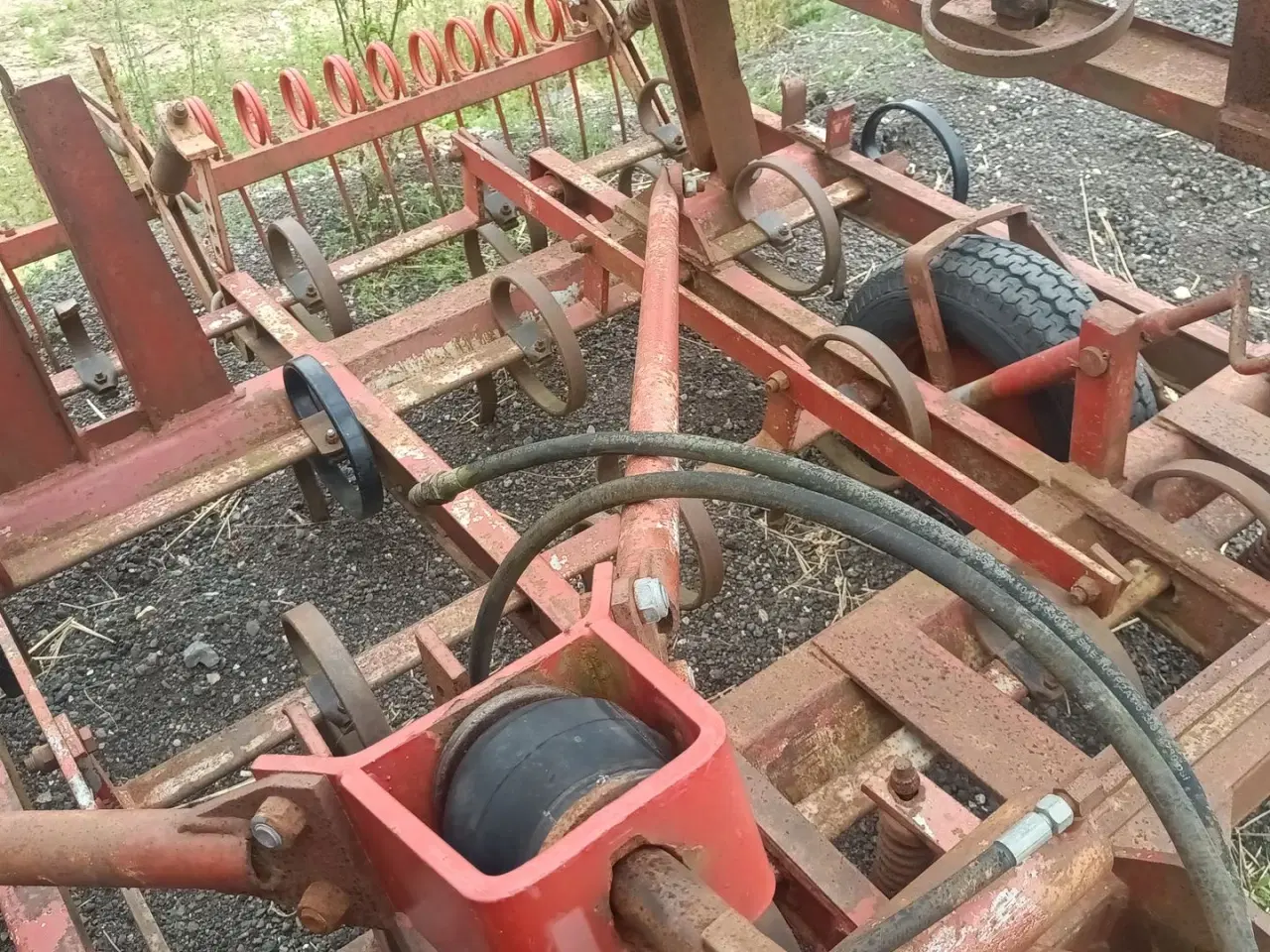 Billede 9 - - - - Med efterharve