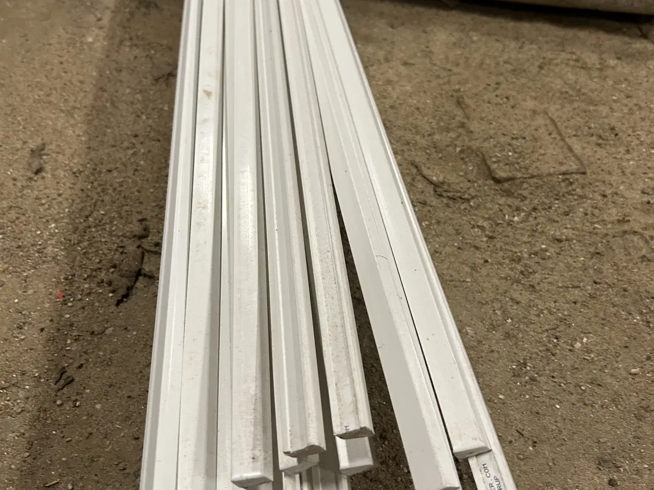 Billede 2 - Sandlister i hvid