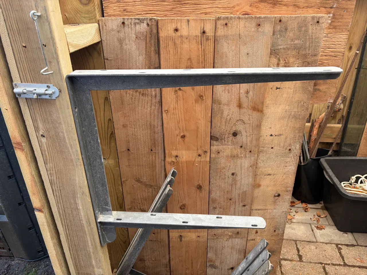 Billede 7 - Hyldebæringer til bordplade.