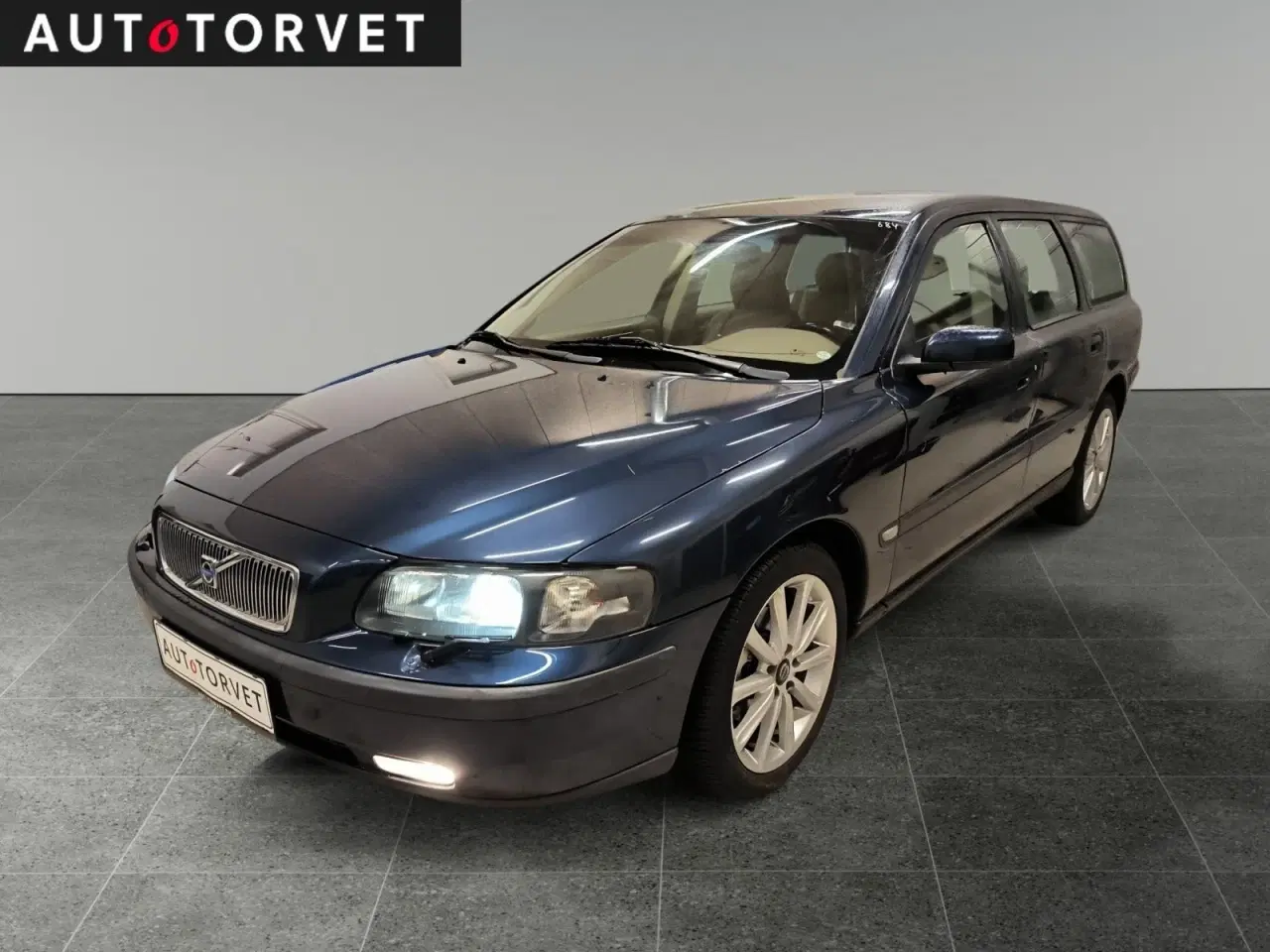 Billede 1 - Volvo V70 2,4 140 Momentum