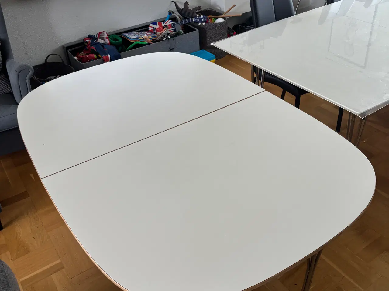 Billede 3 - Hvid Spisebord 