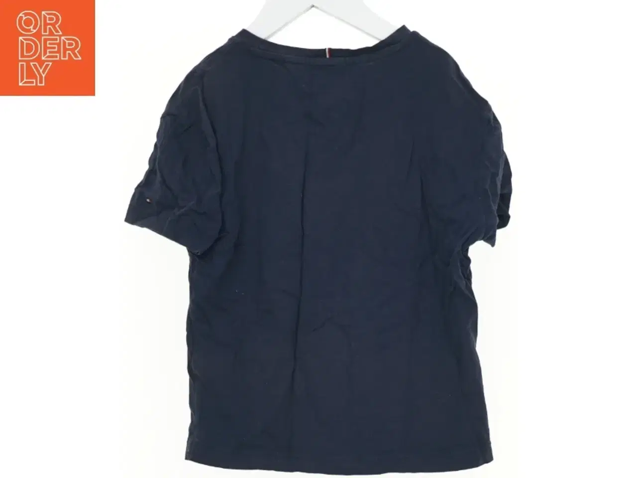 Billede 2 - T-Shirt fra Tommy Hilfiger (str. 122 cm)