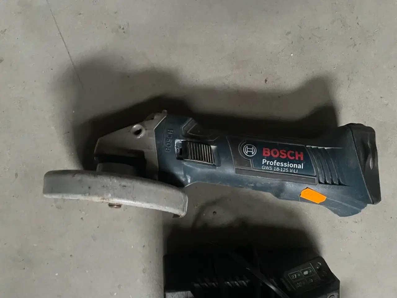 Billede 1 - Vinkelsliber BOSCH Med lader og batteri