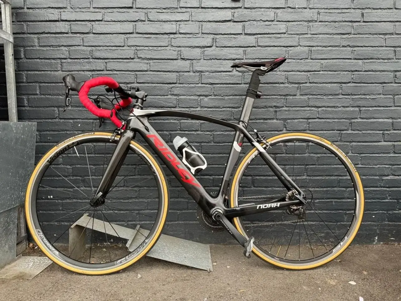 Billede 1 - Barely ridden Ridley Noah full carbon fiber bike