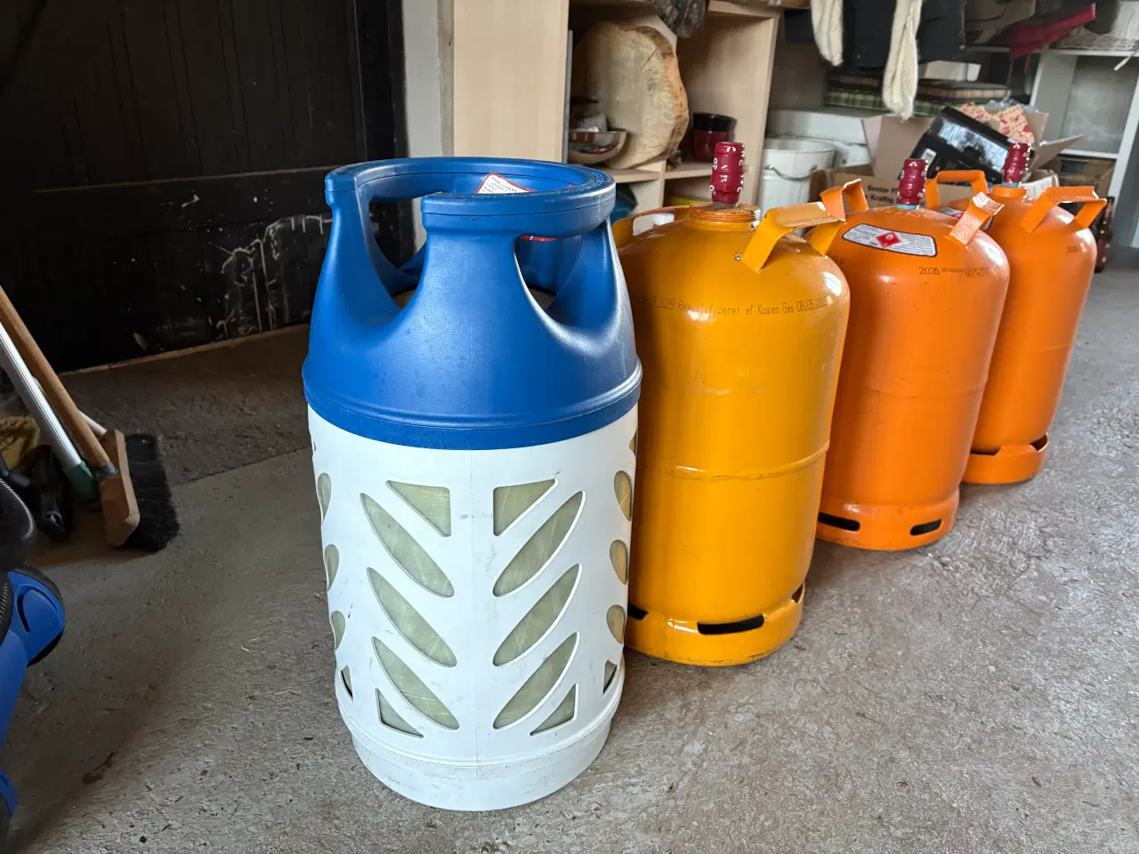 Billede 1 - En letvægts- og 3 stålgasflasker