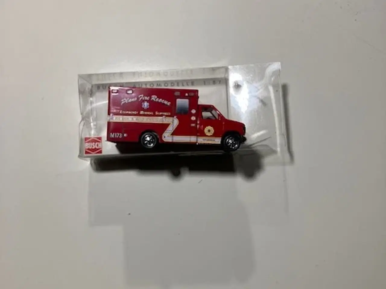 Billede 1 - BUSCH 41818 Ford E 350 "Plano Fire Rescue" Som Ny.