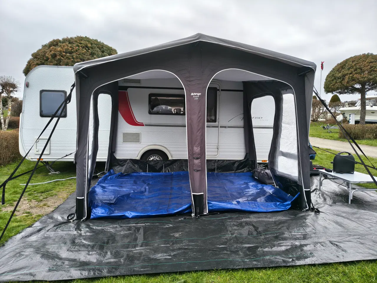 Billede 9 - Luftfortelt med lodrette sider