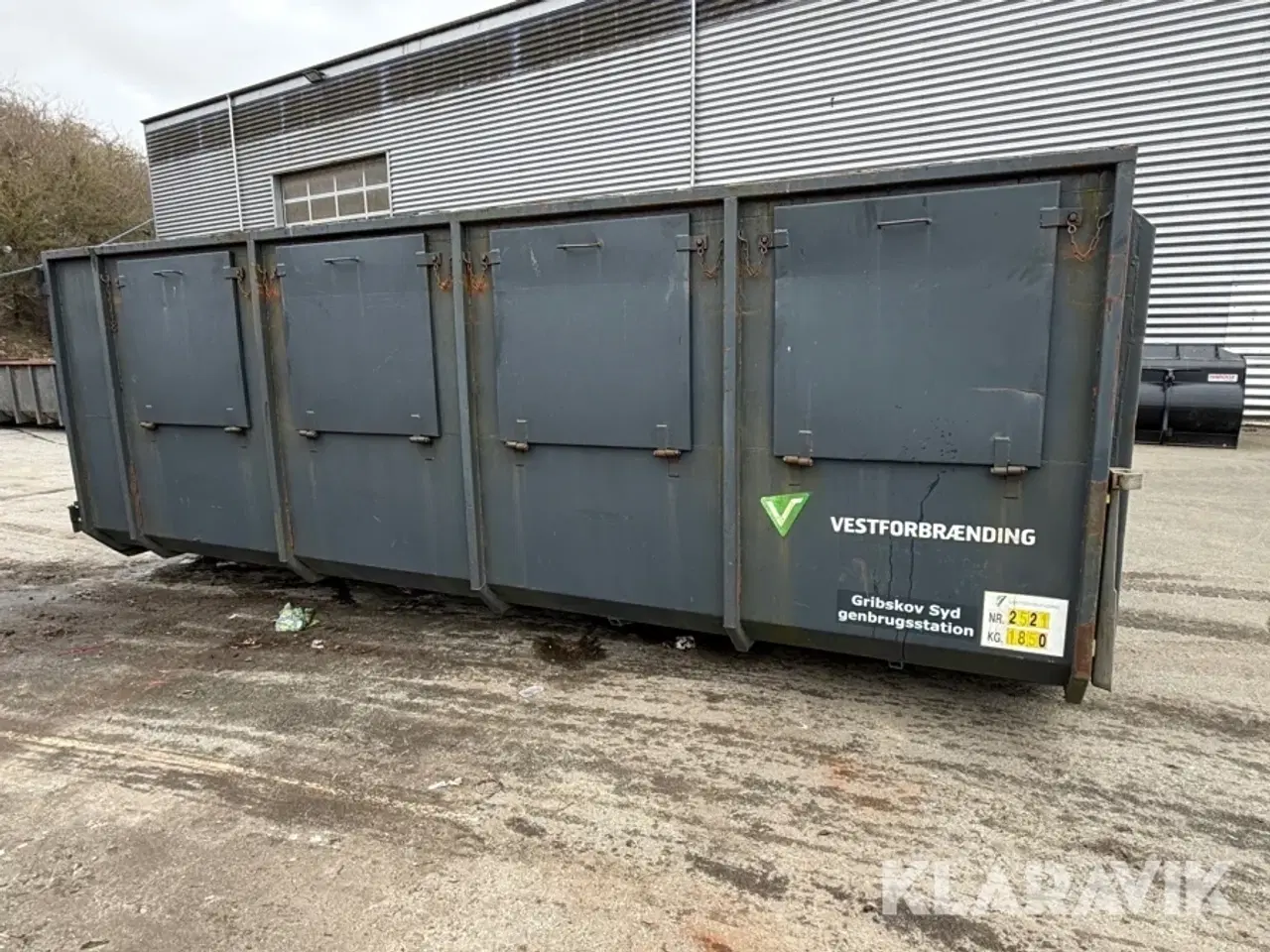 Billede 4 - Lukket stålcontainer med sidehængte låger og løftebeslag