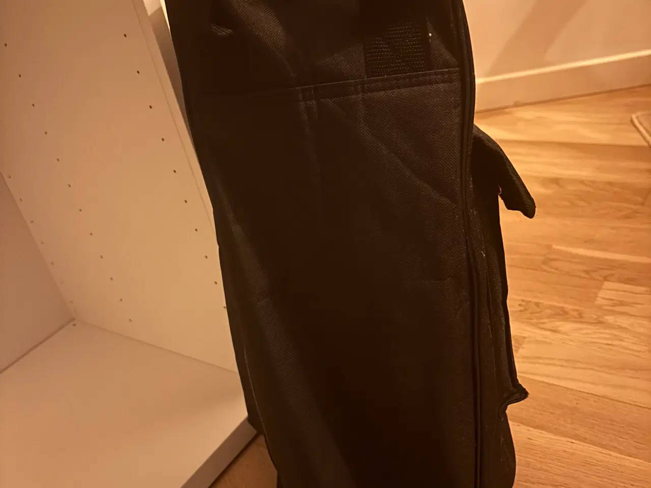 Billede 3 - Støvletaske med lomme i siden