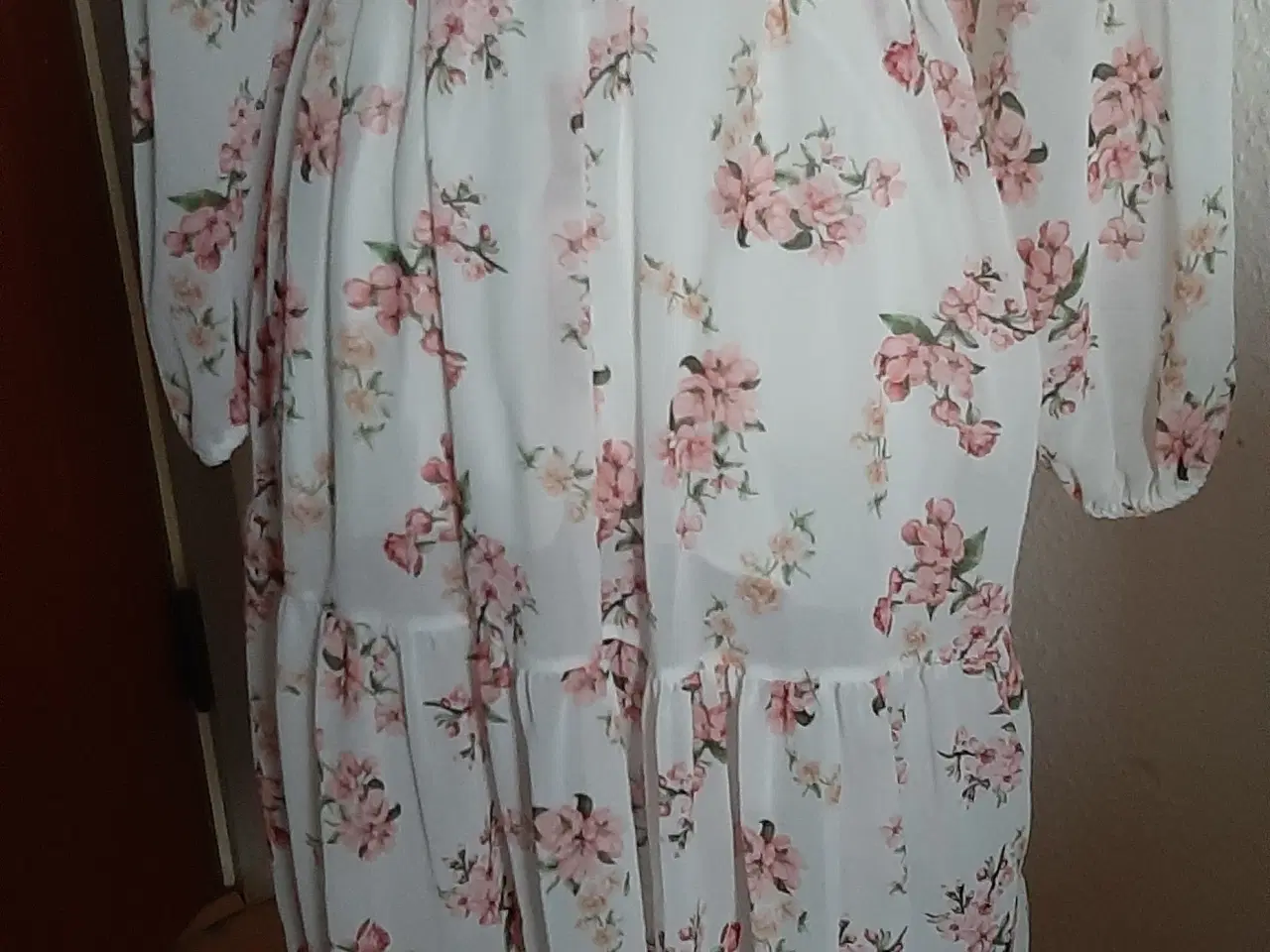 Billede 4 - Kjole-hvid m. blomster. f.Creme Fraiche/Str: XL 