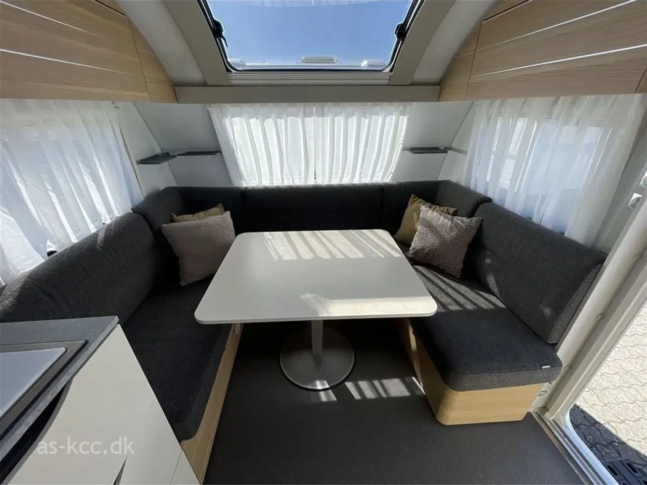 Billede 4 - 2023 - Adria Adora 613 UT Alde Centralvarme   Adria Adora 613 UT Alde Centralvarme  Dobbeltseng