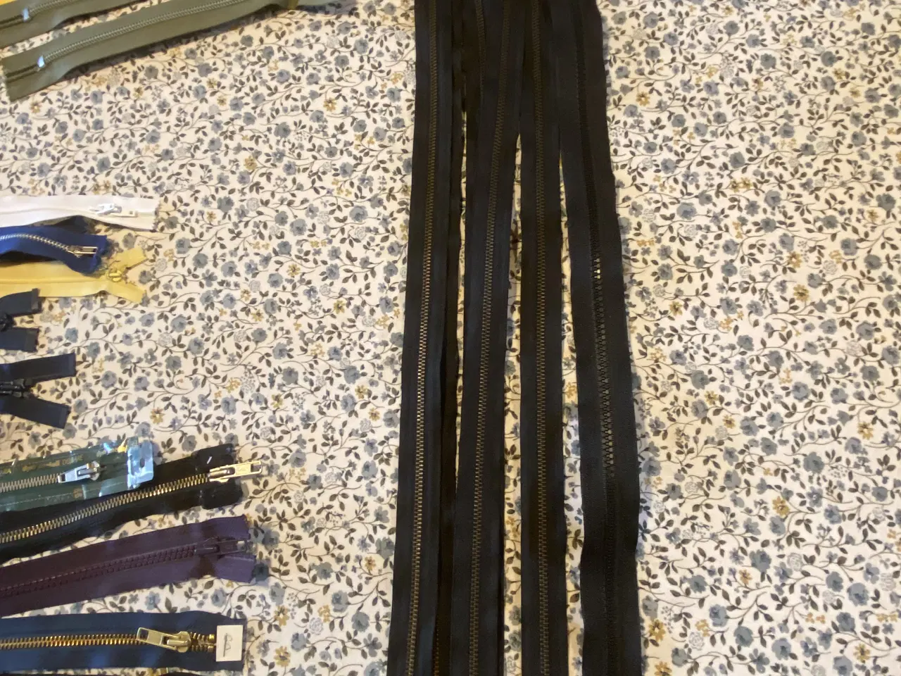 Billede 4 - 97 stk. Forskellige Lynlåse 