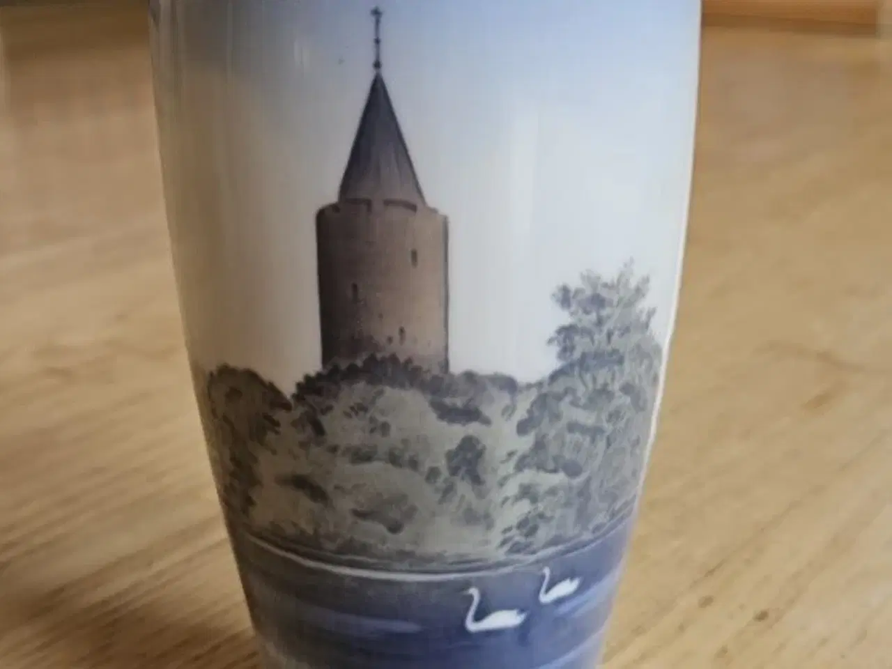 Billede 1 - Royal Copenhagen vase med Gåsetårnet