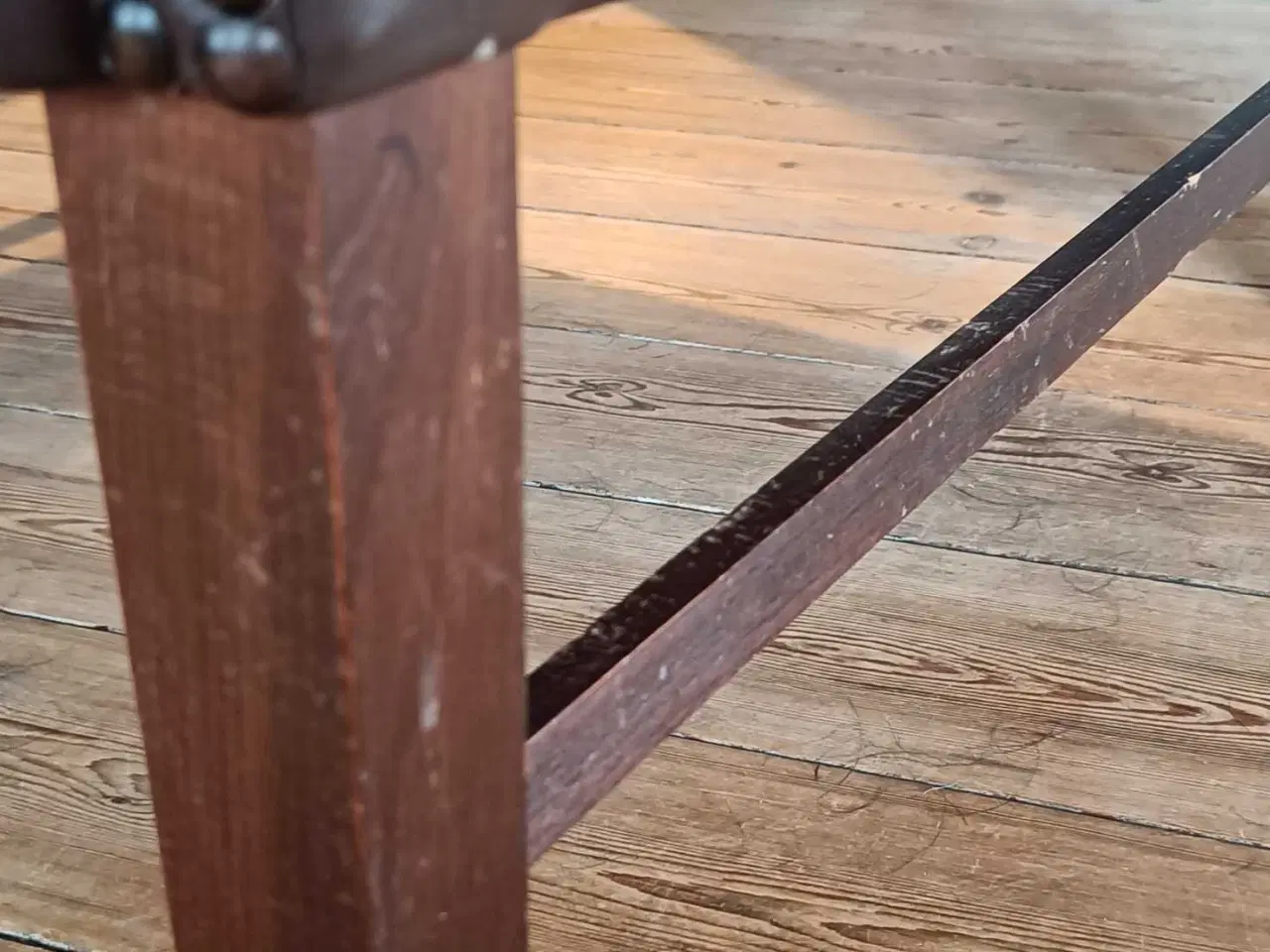 Billede 5 - Lænestol i Chesterfield look