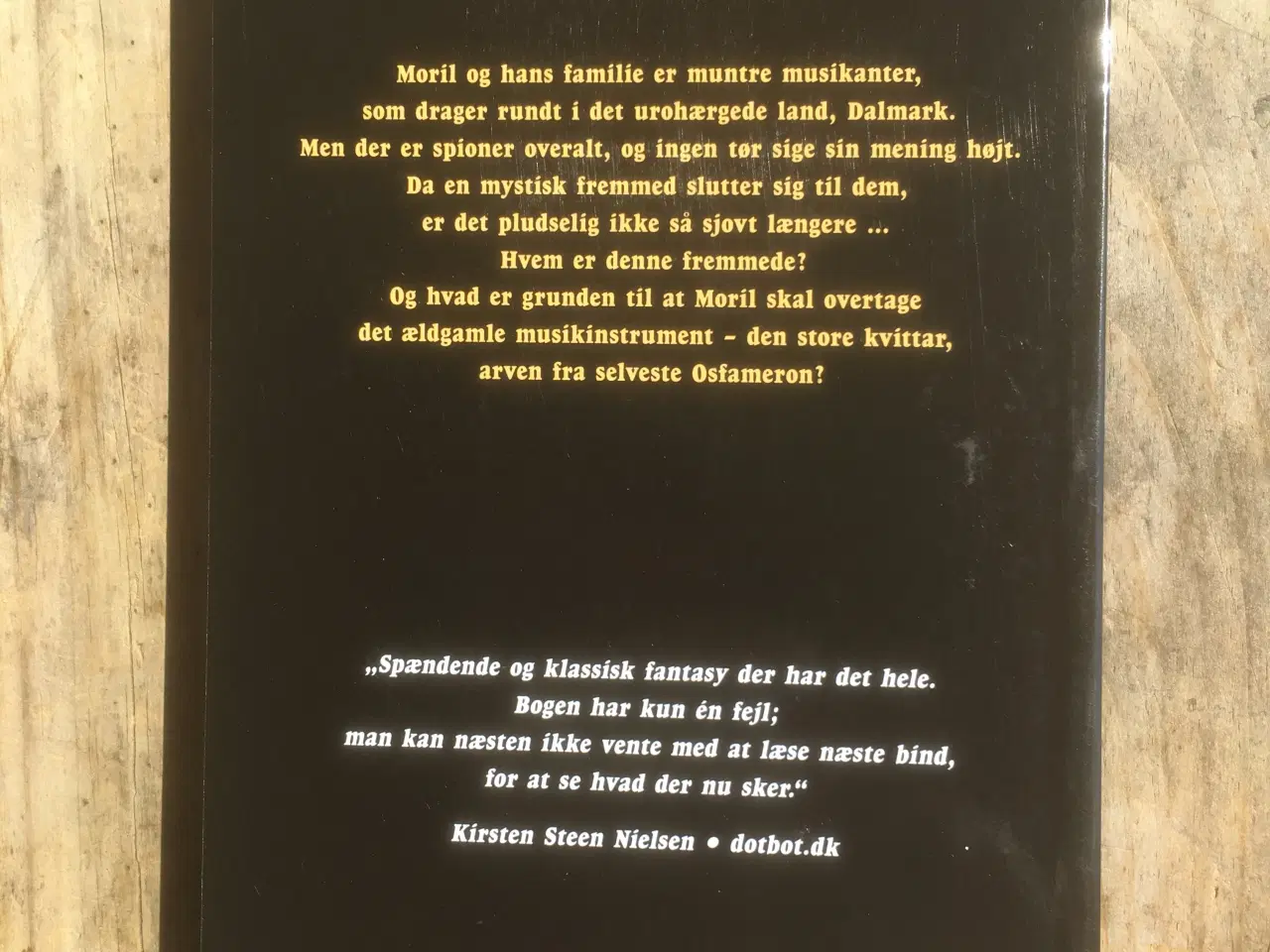 Billede 2 - Arven fra Osfameron,  Diana Wynne Jones, fantasy