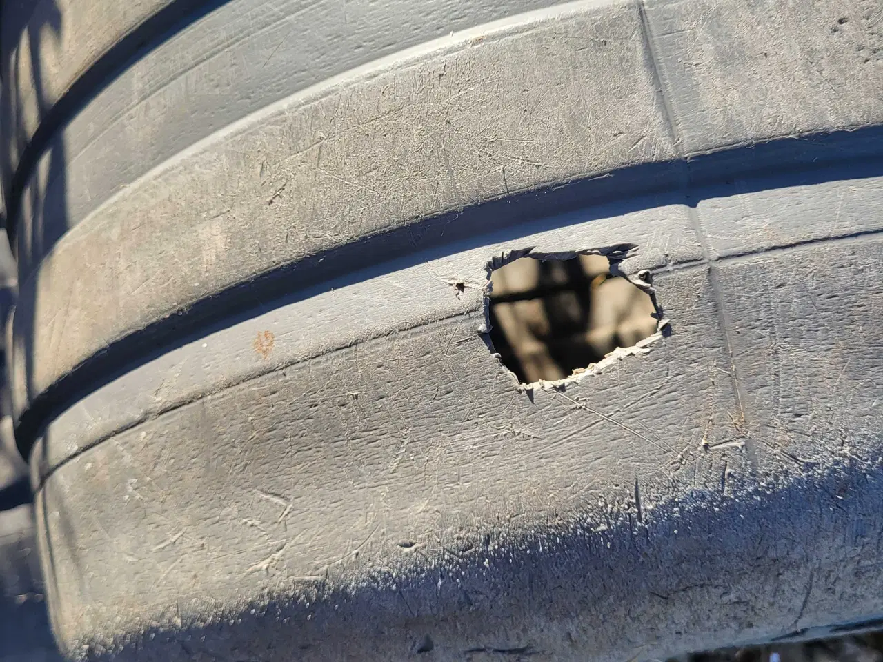 Billede 4 - Div fodertønder 