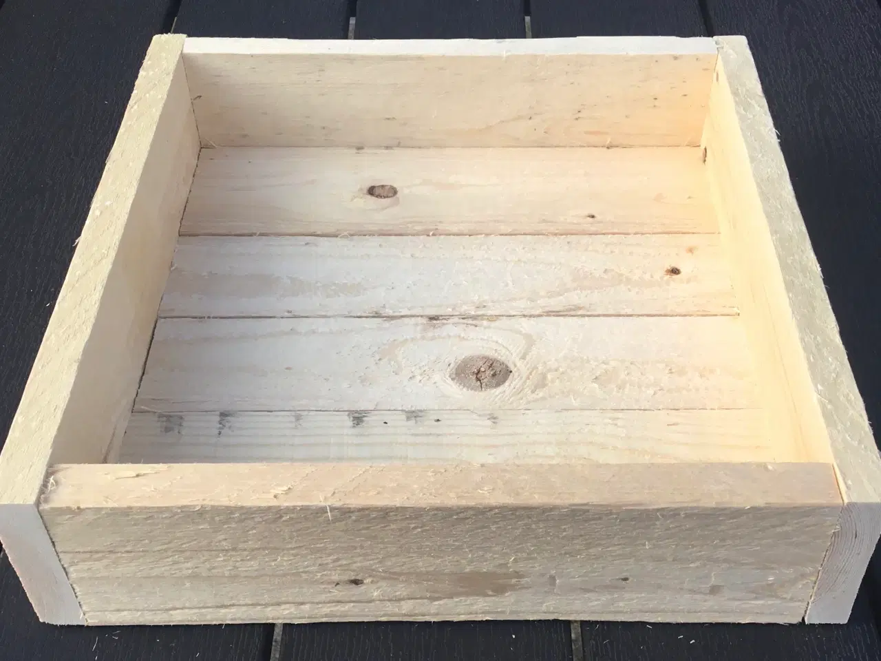 Billede 1 - Træ kasse / bakke 60 kr.  30 x 30