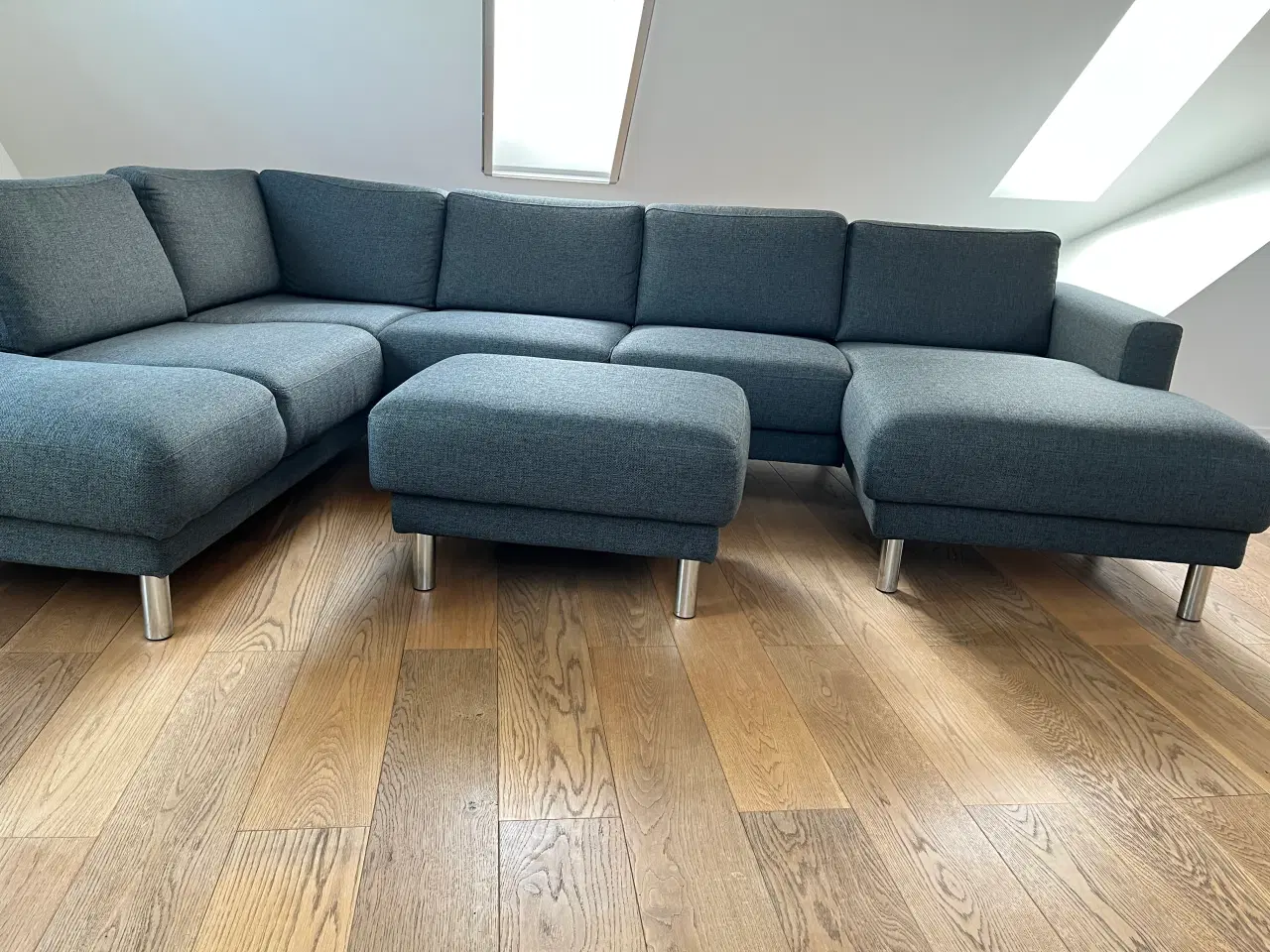 Billede 2 - Stor sofa med chaiselong og puf