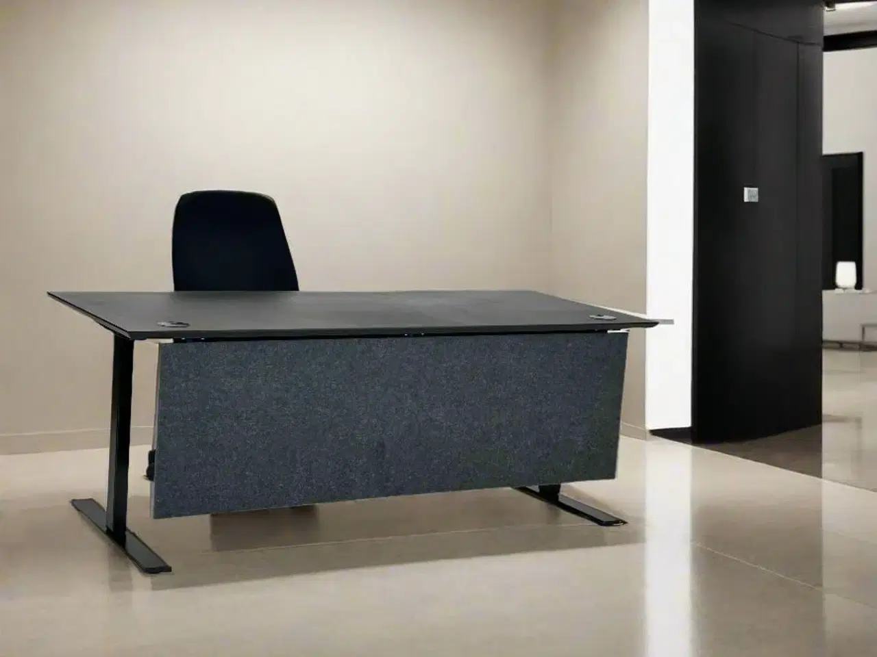 Billede 2 - Linak Hæve/sænkebord – Sort 180x80 cm