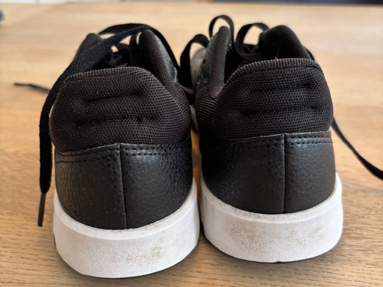 Billede 2 - Adidas lædersko str. 36 2/3