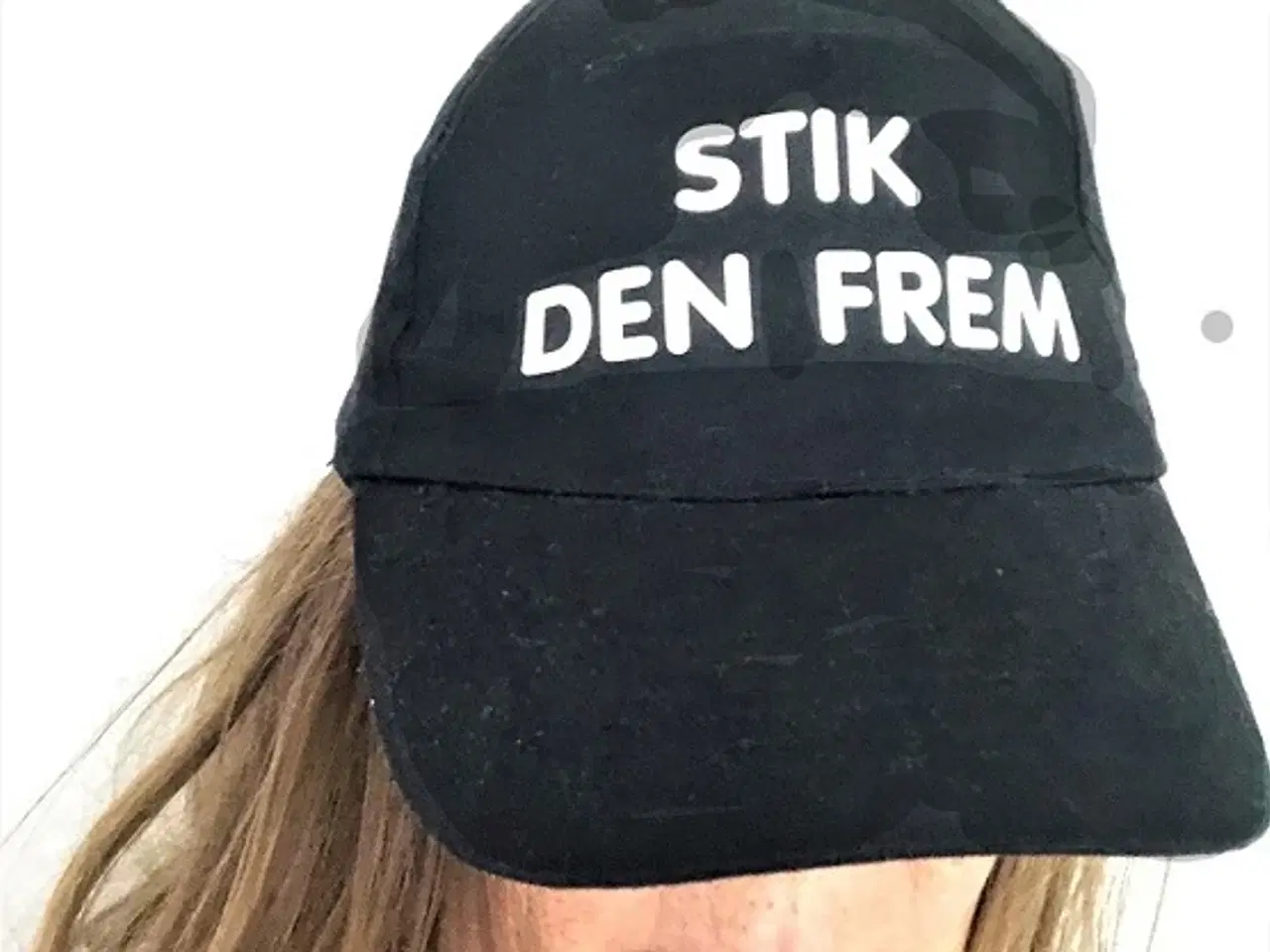 Billede 2 - CAP MED TEKST - stik den frem - KASKET