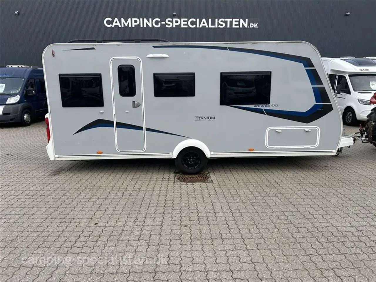 Billede 1 - 2023 - Caravelair Antares Titanium 470   Caravelair Antares 470 model 2023  kan nu ses hos Camping-Specialisten.dk