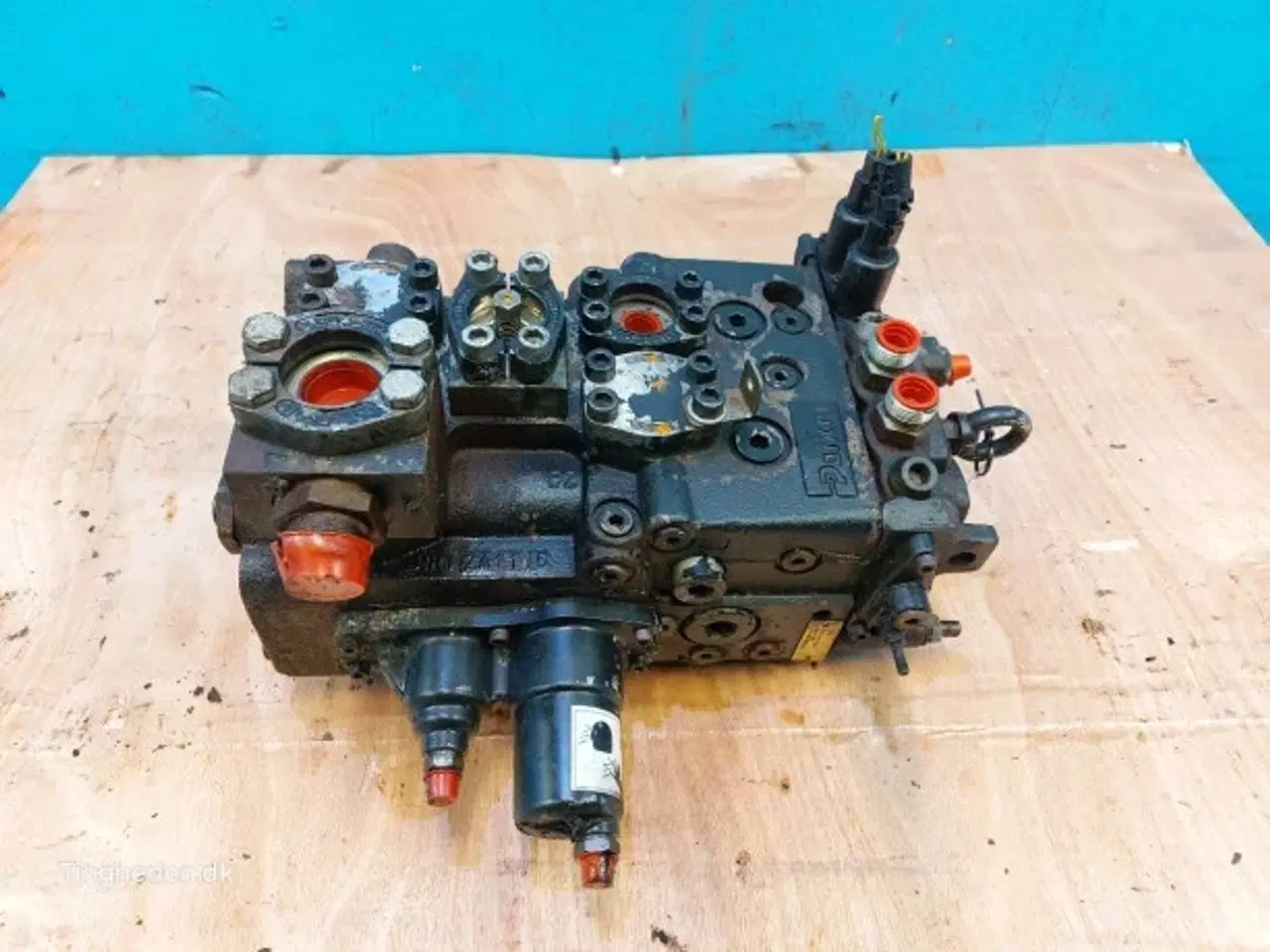 Billede 14 - JCB 427 HL Hydraulikventil 334/V1169