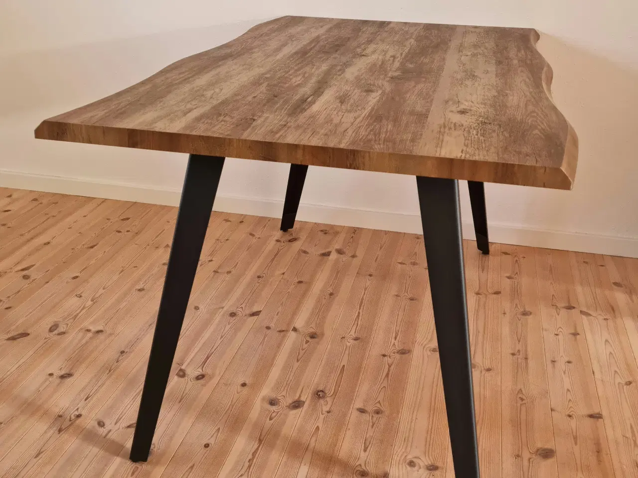 Billede 1 - SPISEBORD (fra My Home Møbler)